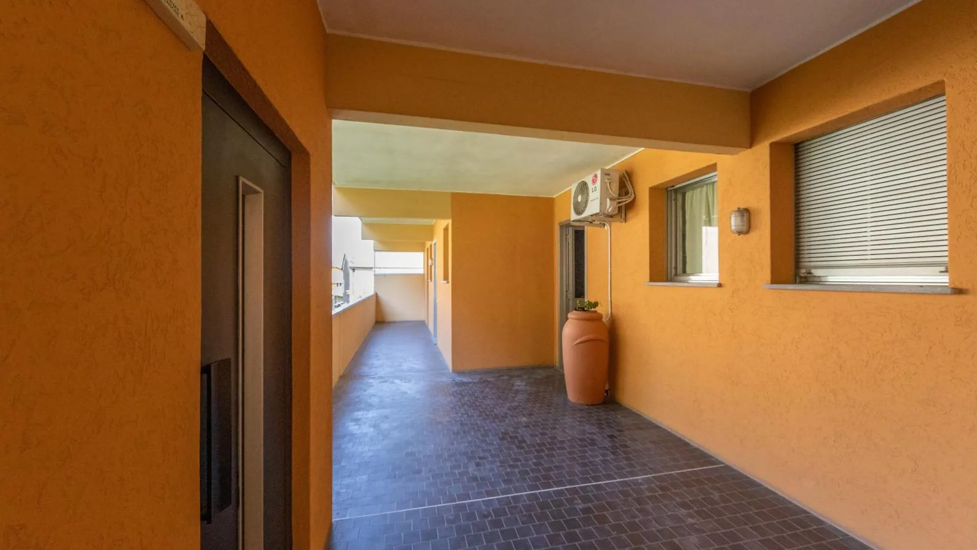 Apartment Lakestudio With Private Beach Cima